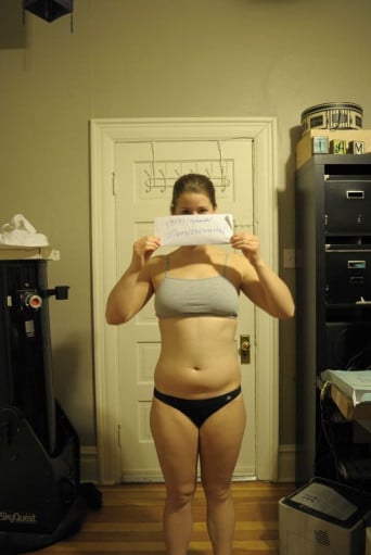 A before and after photo of a 5'4" female showing a snapshot of 142 pounds at a height of 5'4