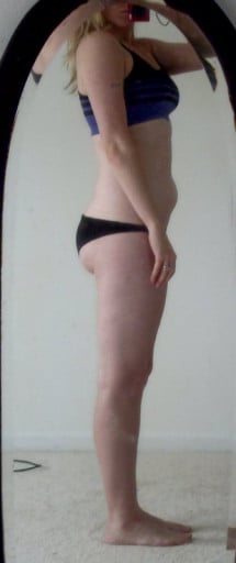 A picture of a 5'4" female showing a snapshot of 125 pounds at a height of 5'4