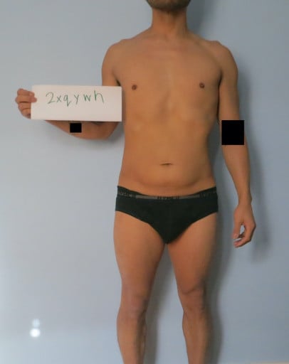 A photo of a 5'4" man showing a snapshot of 135 pounds at a height of 5'4