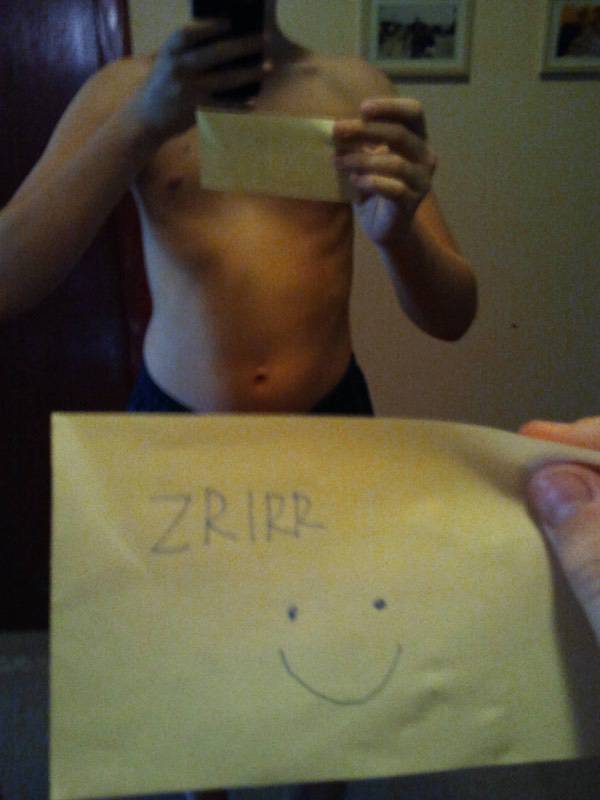 4 Pictures of a 114 lbs 5'3 Male Weight Snapshot