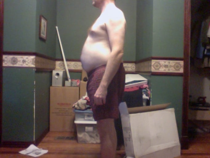 A photo of a 5'10" man showing a snapshot of 202 pounds at a height of 5'10