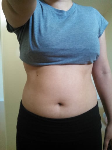 A before and after photo of a 5'2" female showing a fat loss from 146 pounds to 132 pounds. A respectable loss of 14 pounds.