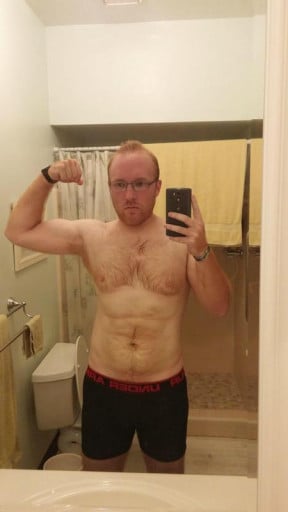 A progress pic of a 5'11" man showing a weight cut from 235 pounds to 195 pounds. A total loss of 40 pounds.
