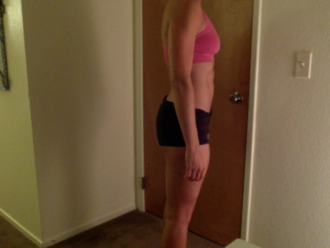 A photo of a 5'6" woman showing a weight cut from 142 pounds to 133 pounds. A total loss of 9 pounds.