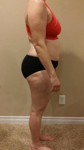 A picture of a 5'7" female showing a snapshot of 184 pounds at a height of 5'7