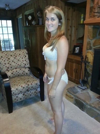 A photo of a 5'3" woman showing a weight reduction from 161 pounds to 141 pounds. A total loss of 20 pounds.