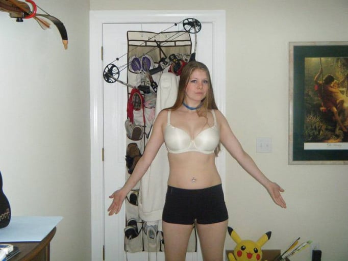 A picture of a 5'6" female showing a fat loss from 206 pounds to 125 pounds. A respectable loss of 81 pounds.