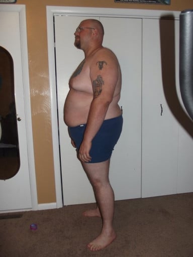 4 Photos of a 440 lbs 6 foot 5 Male Weight Snapshot
