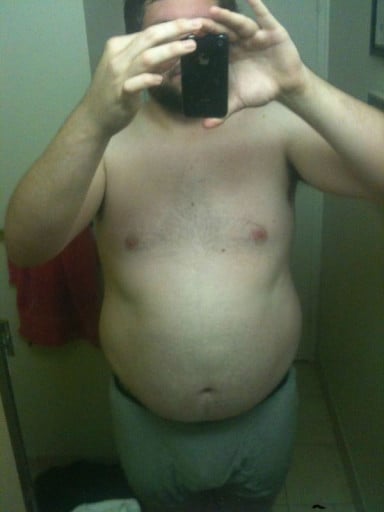 A progress pic of a 6'1" man showing a weight cut from 280 pounds to 195 pounds. A respectable loss of 85 pounds.