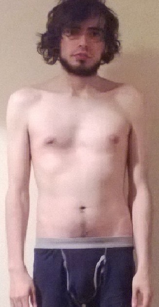 2 Pictures of a 127 lbs 5 foot 8 Male Weight Snapshot
