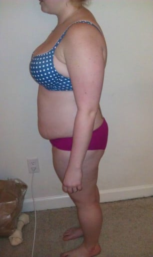 A before and after photo of a 5'4" female showing a snapshot of 200 pounds at a height of 5'4