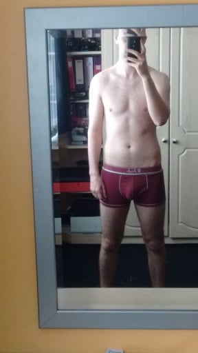 A progress pic of a 5'10" man showing a fat loss from 158 pounds to 154 pounds. A respectable loss of 4 pounds.