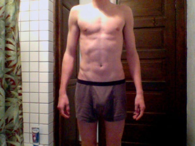 A progress pic of a 6'1" man showing a snapshot of 136 pounds at a height of 6'1