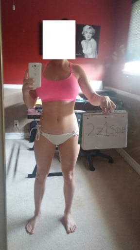 A picture of a 5'0" female showing a snapshot of 102 pounds at a height of 5'0