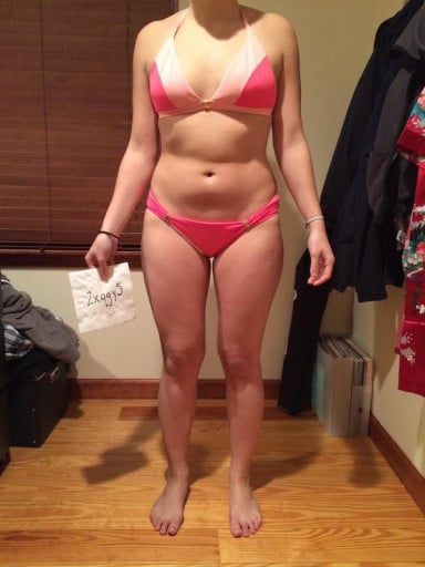 A photo of a 5'4" woman showing a snapshot of 147 pounds at a height of 5'4