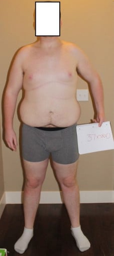 A photo of a 6'4" man showing a snapshot of 280 pounds at a height of 6'4
