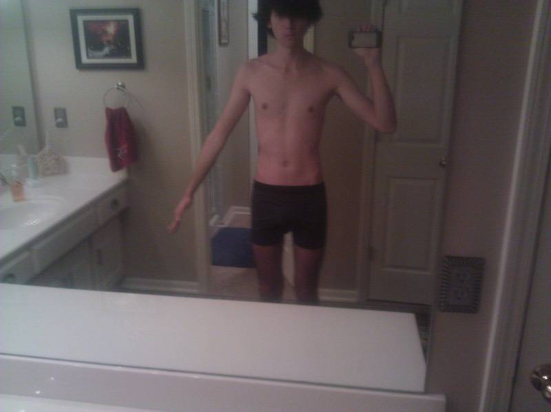 4 Pics of a 6 feet 2 125 lbs Male Weight Snapshot