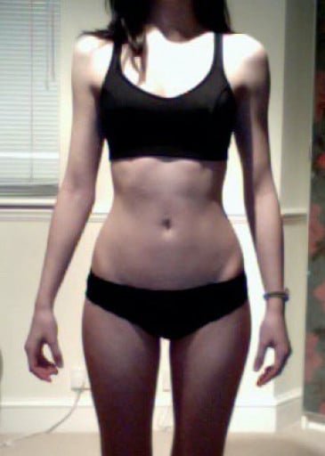 A picture of a 5'4" female showing a snapshot of 105 pounds at a height of 5'4