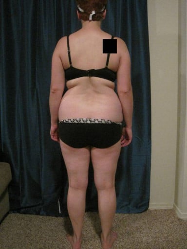A picture of a 5'3" female showing a snapshot of 152 pounds at a height of 5'3