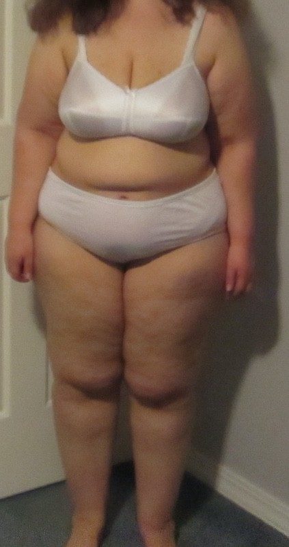 4 Photos of a 235 lbs 5 foot 5 Female Fitness Inspo