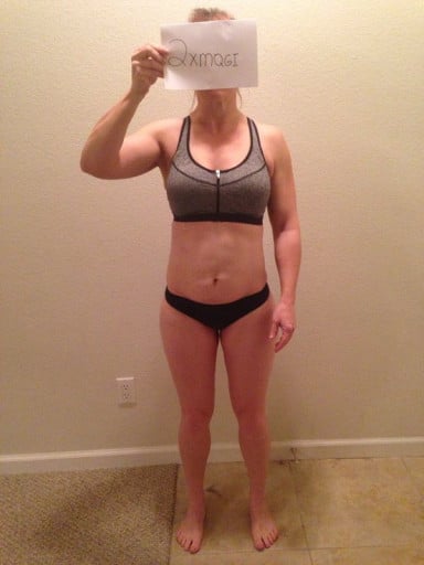 A before and after photo of a 5'5" female showing a snapshot of 136 pounds at a height of 5'5