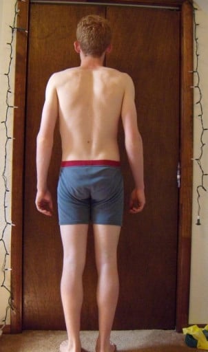 A picture of a 5'9" male showing a snapshot of 135 pounds at a height of 5'9