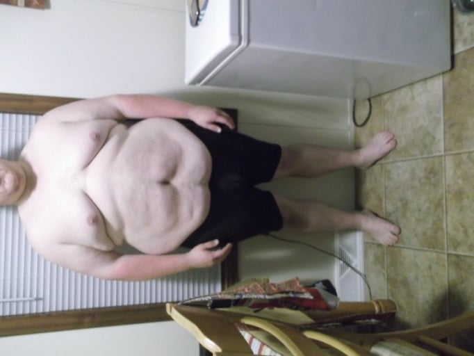 A photo of a 5'5" man showing a snapshot of 272 pounds at a height of 5'5
