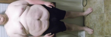 4 Pictures of a 272 lbs 5'5 Male Weight Snapshot