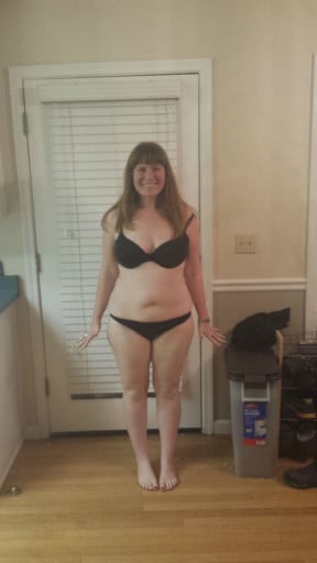 A photo of a 5'6" woman showing a snapshot of 184 pounds at a height of 5'6