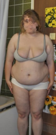 A picture of a 5'6" female showing a snapshot of 247 pounds at a height of 5'6